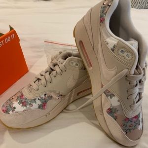 Women’s AirMax Nike